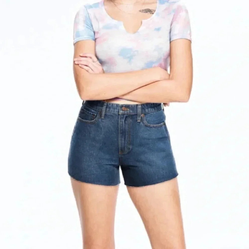 🆕VICTORIA SECRET HIGH WAIST DENIM SHORT 30🆕